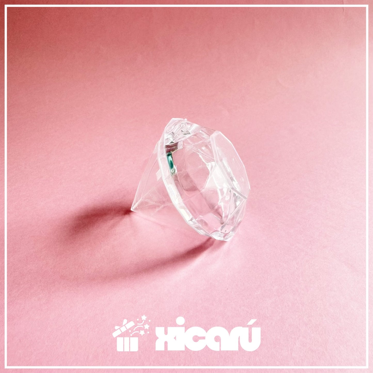 Diamante de plástico, 6 piezas.